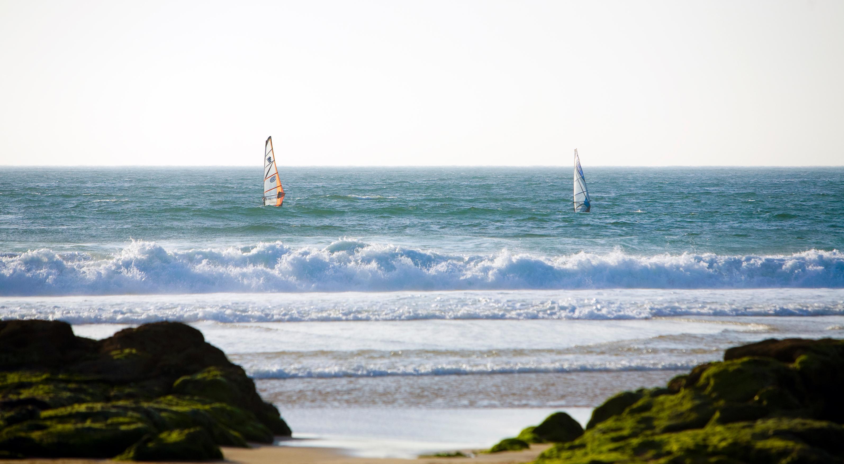 Hotel Fortaleza Do Guincho Relais & Chateaux Cascais Exterior foto Windsurfers at the mouth of the River Tweed