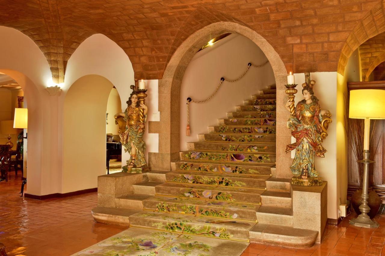 Hotel Fortaleza Do Guincho Relais & Chateaux Cascais Exterior foto The staircase of the palace